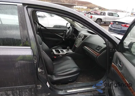 2013 Subaru Legacy 2.5I Limited z USA, uszkodzony, nr VIN 4S3BMBJ67D3008788